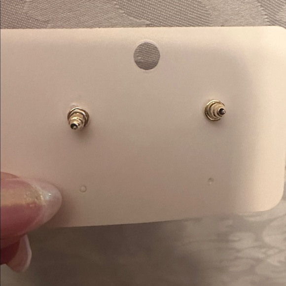 💜3/$30 Elegant Red and Gold Bow Earrings - Picture 4 of 4